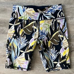 Swetty Betty Shorts Womens Small Black Floral Power Leaf Cycling Summer 9'